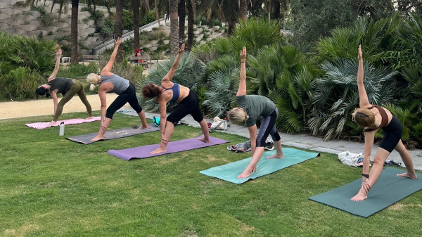 YOGA FLOW EN LA PLAYA 🌴